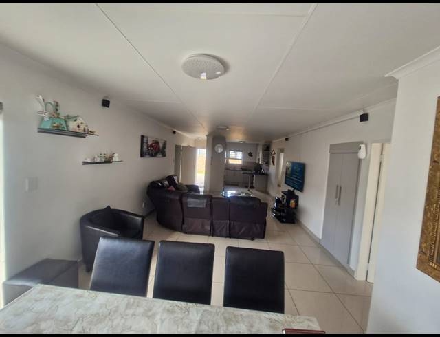 3 BEDROOM TOWNHOUSE TO LET IN PARKRAND
